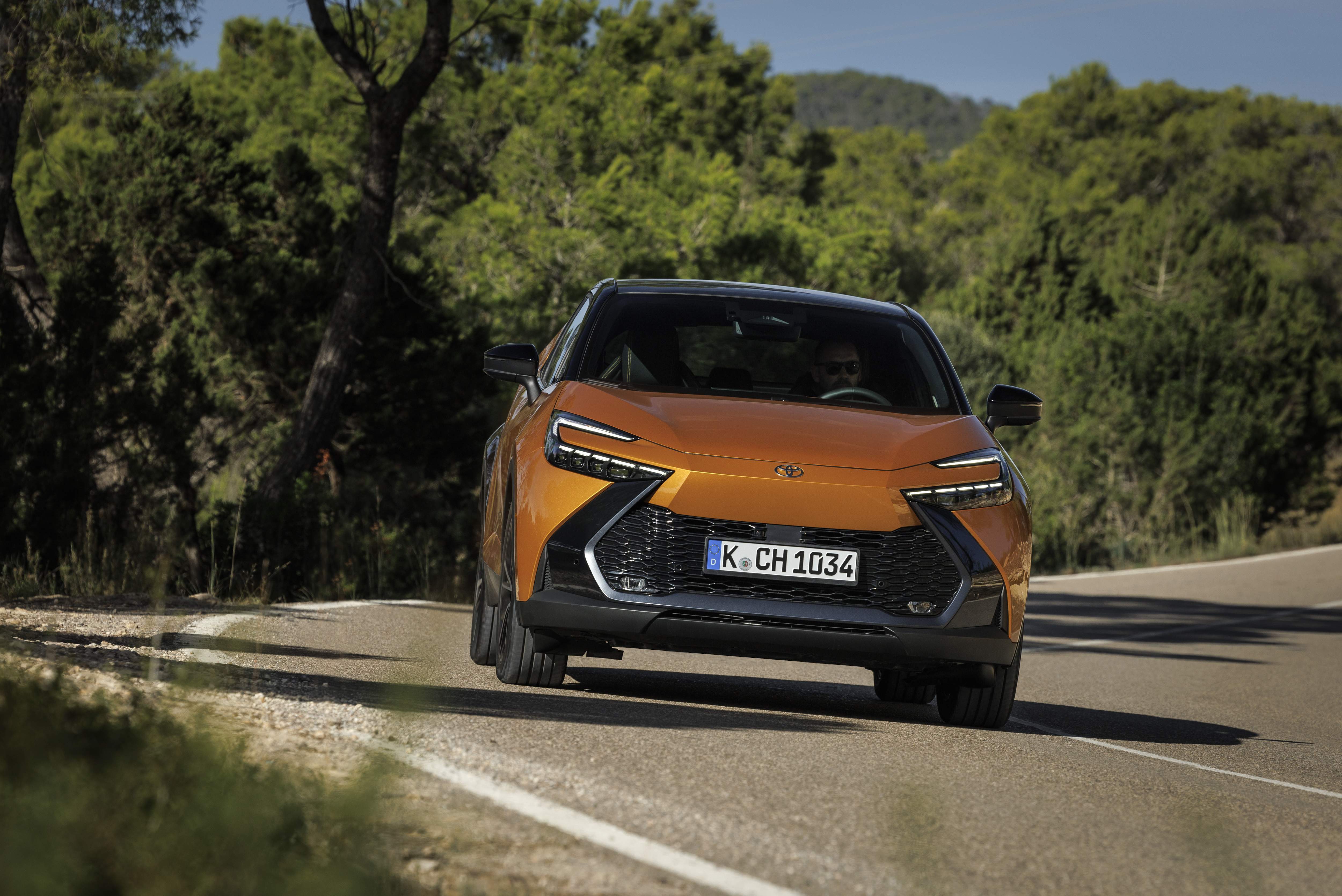 Toyota C-HR esterni 2