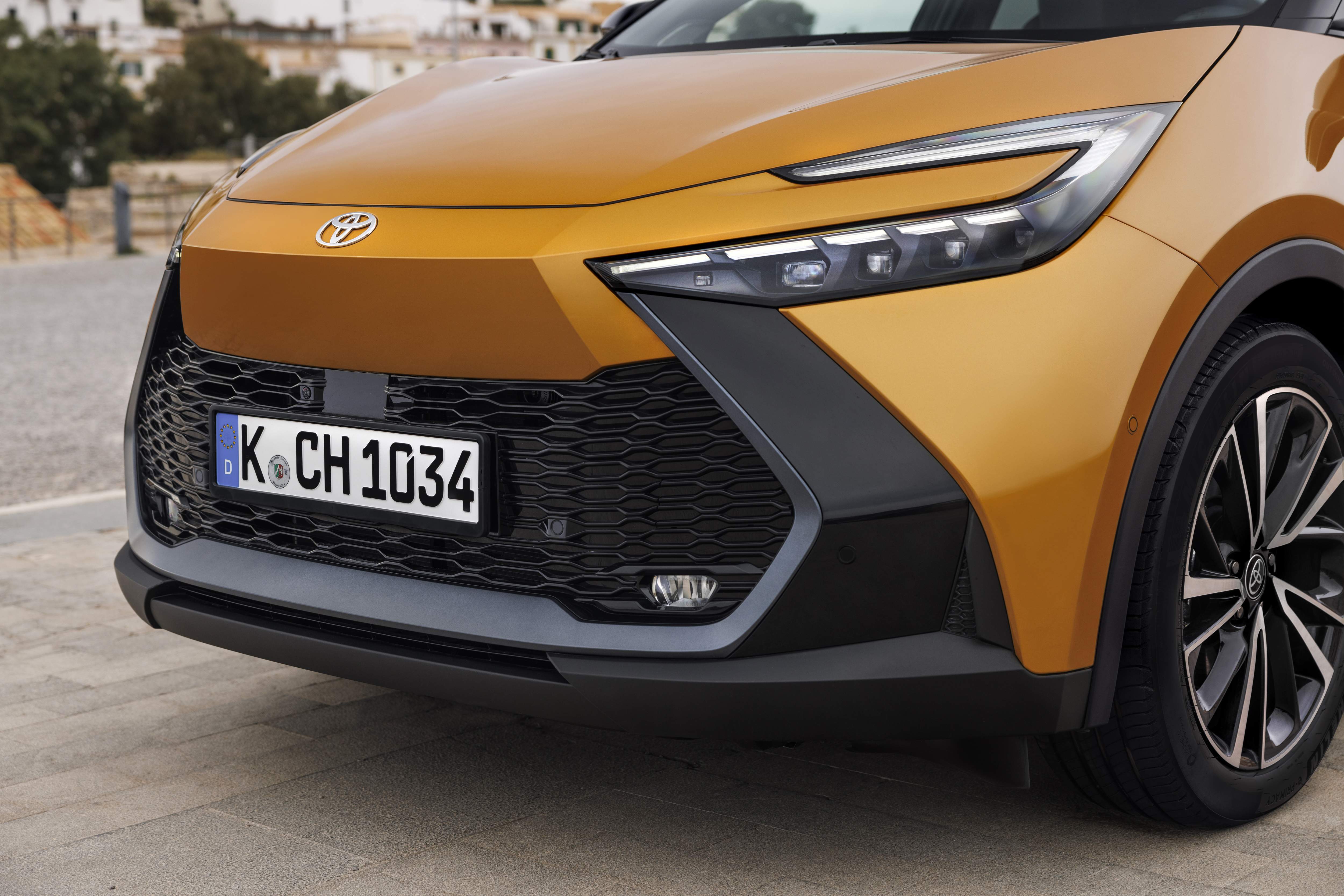 Toyota C-HR esterni 4